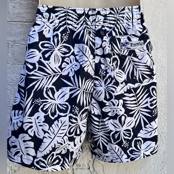 TRUNKS 5.5” Inseam Swim Trunks - Picture 2 of 3